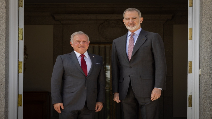 الملك يلتقي ملك إسبانيا في مدريد