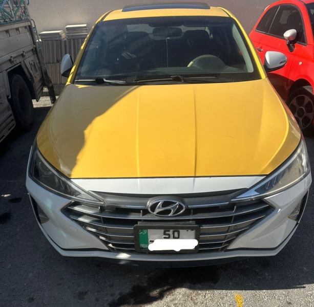 ضبط المركبة العمومي التي ظهرت وسائقها يقودها بتهور مهددا سلامة مستخدمي الطريق