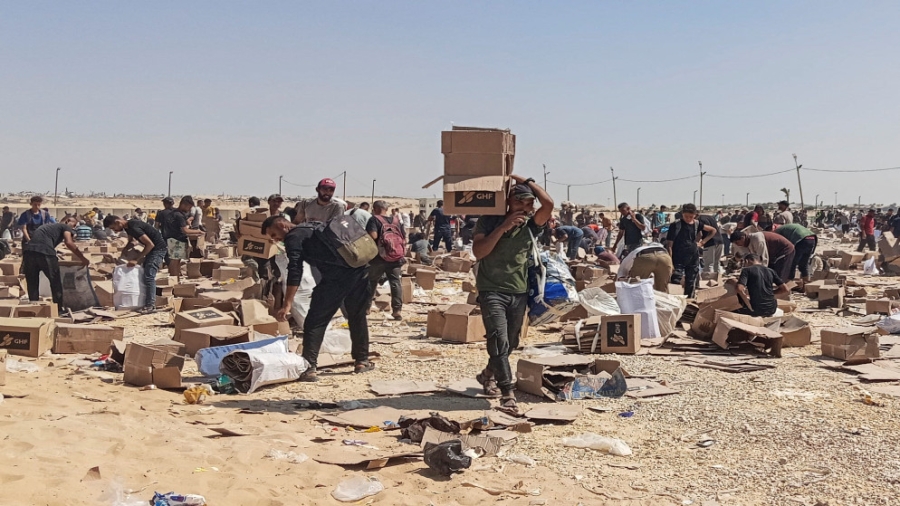 الأونروا: جياع بغزة أُجبروا على الزحف وسط إطلاق نار إسرائيلي كثيف