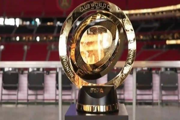 5 عرب في مونديال الأندية .. من ظلمته المسافات بين الملاعب؟