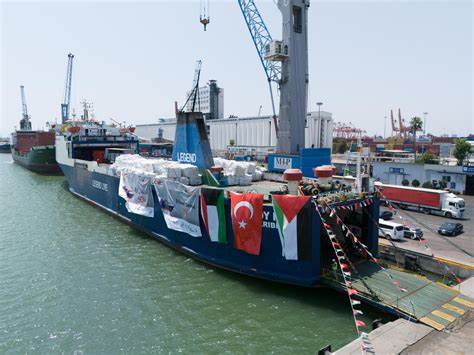 سفينة مادلين تقود جهدًا إنسانيًا لإغاثة غزة