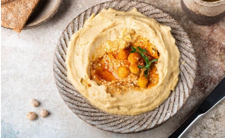 طريقة عمل سلطة الحمص الكريمية