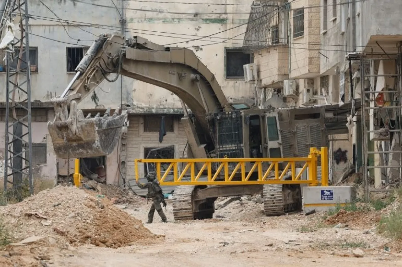 الاحتلال يعتزم هدم 100 منزل بمخيم جنين