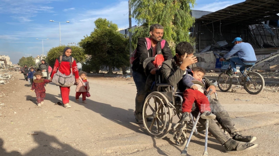 الاحتلال يجبر الفلسطينيين على النزوح قسرا من مناطق في شمال غزة