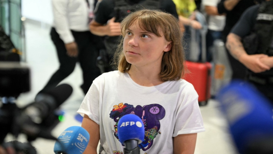 غريتا تونبرغ: إسرائيل خطفتنا في المياه الدولية