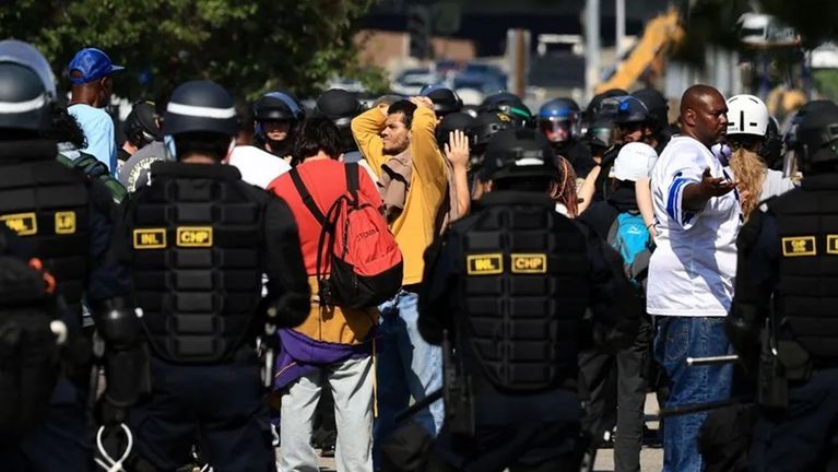 حالة طوارئ وحظر تجول في لوس أنجلوس