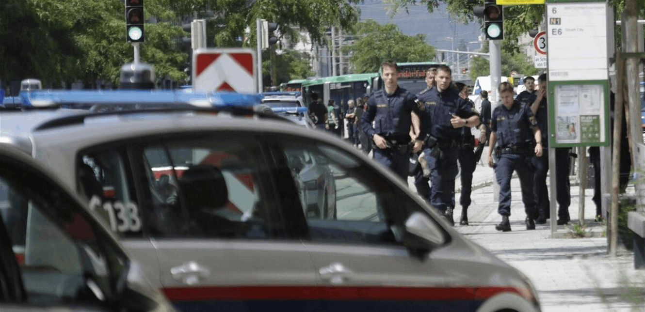 داخل مدرسة .. تلميذ قتل 9 ثم انتحر في المرحاض