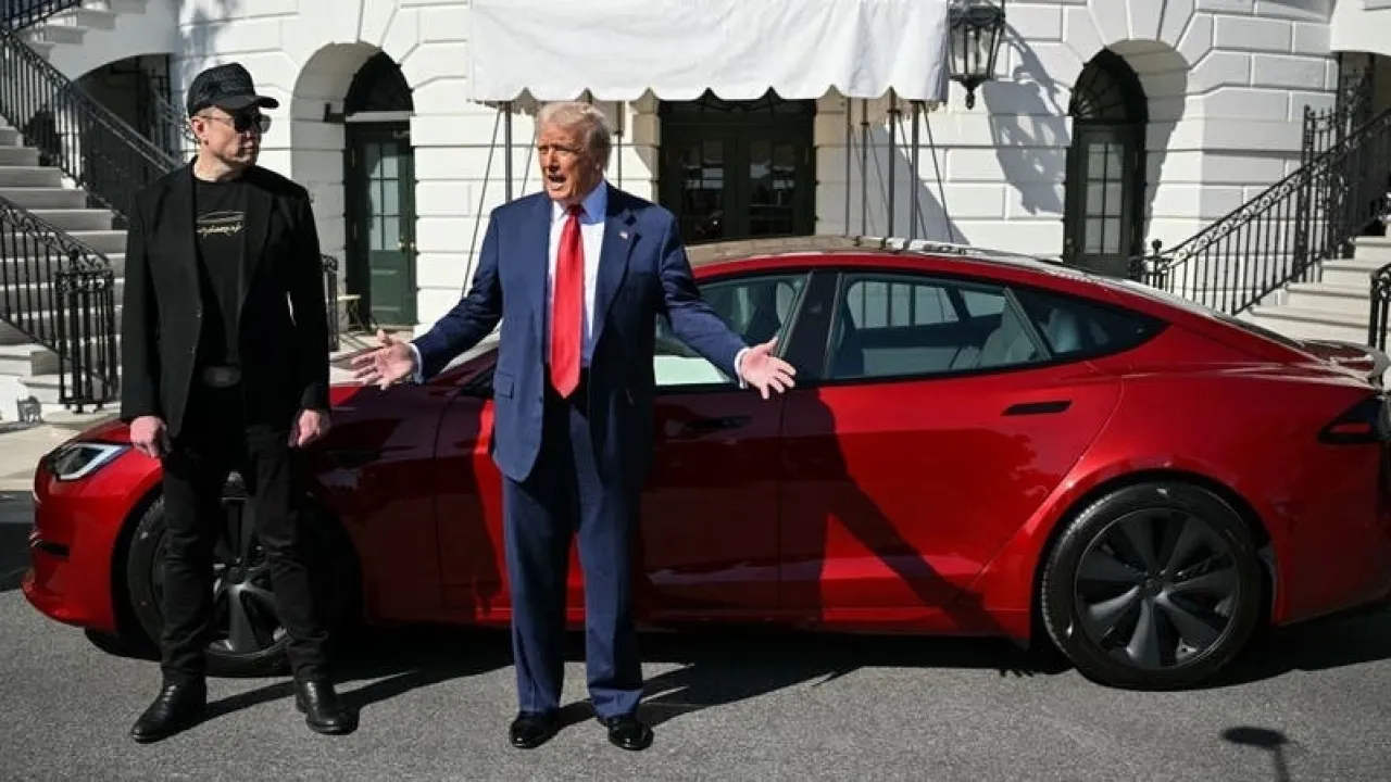 ترمب: إيلون ماسك يحبني