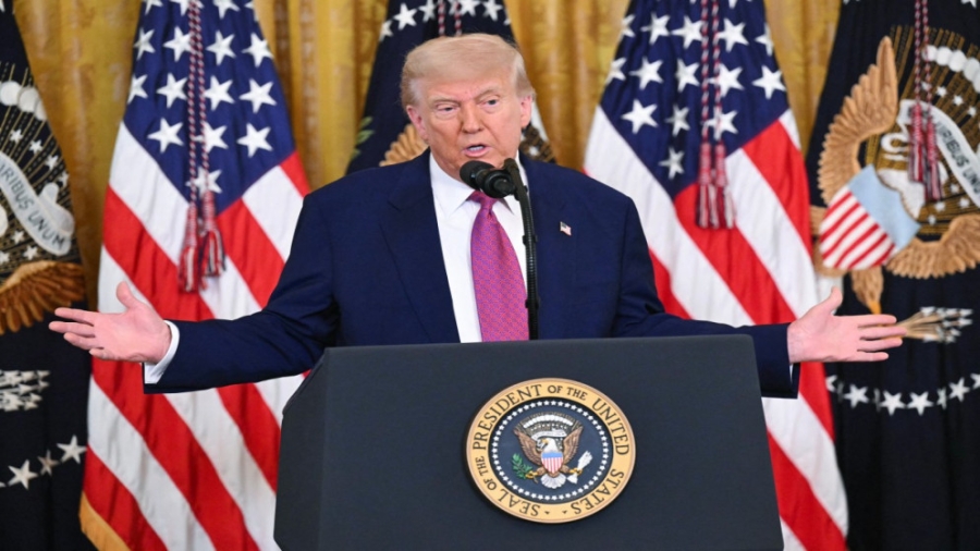 هجوم إسرائيل على إيران يوجه ضربة كبيرة لتعهد ترامب بأن يكون صانع السلام