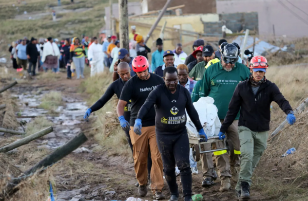 ارتفاع عدد ضحايا فيضانات جنوب أفريقيا إلى 78 وفاة
