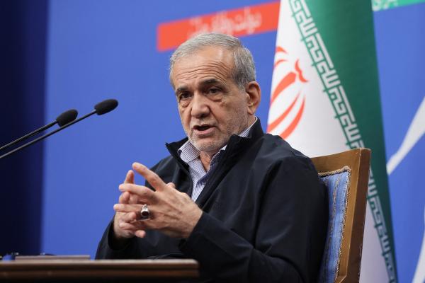 الرئيس الايراني: نصر من الله وفتح قريب