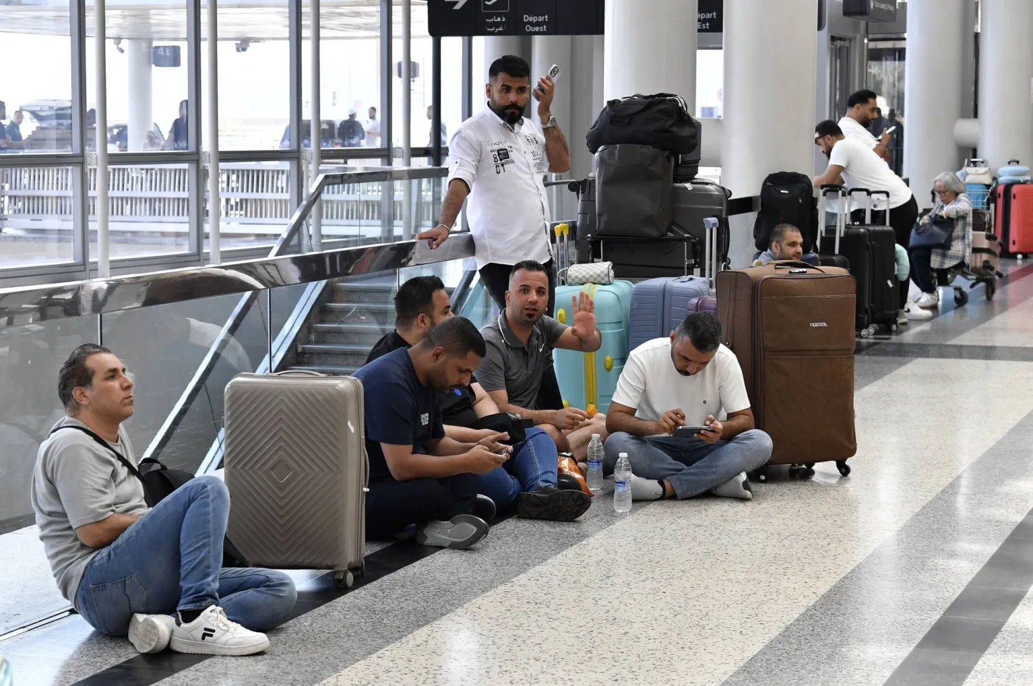 لبنان يعيد فتح مجاله الجوي الساعة العاشرة صباحا