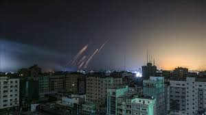 صفارات الإنذار تدوي في تل أبيب وعشرات المواقع بجنوب إسرائيل وشمالها