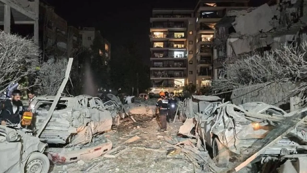 إعلام عبري: إجلاء 300 إسرائيلي تضررت منازلهم في تل أبيب