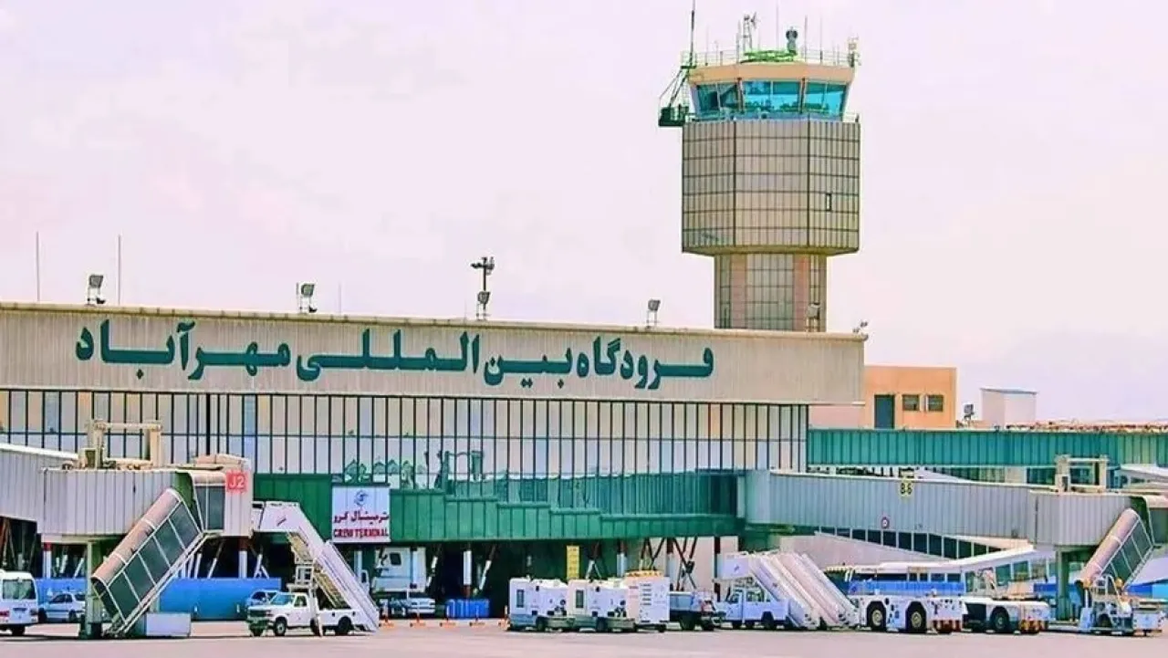 اندلاع حرائق بمطار مهراباد في طهران