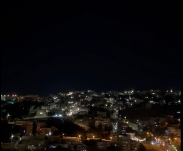 إطلاق صافرات الإنذار في الأردن نزامنًأ مع هجوم إيراني على إسرائيل