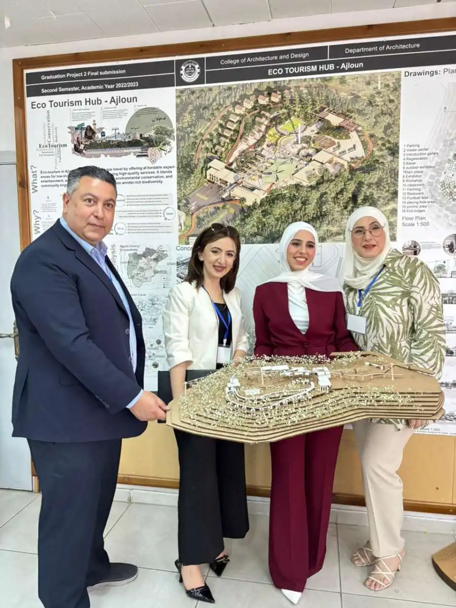 جامعة الزرقاء تشارك في مناقشات تخرّج هندسة العمارة بالعلوم والتكنولوجيا