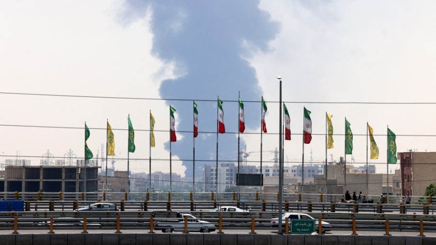 الحكومة الإيرانية تفتح المساجد ومحطات المترو والمدارس كملاجئ من الهجمات الإسرائيلية