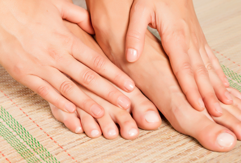 وصفات طبيعية لتفتيح اليدين والقدمين.. لو بتتعرضى للشمس كتير