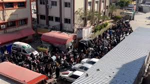 التحذير من تداعيات قرار الاحتلال بالإخلاء على خدمات مجمع ناصر الطبي في خانيونس