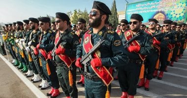 قائد الجيش الإيراني: قواتنا ستواصل توجيه ضربات قاسية