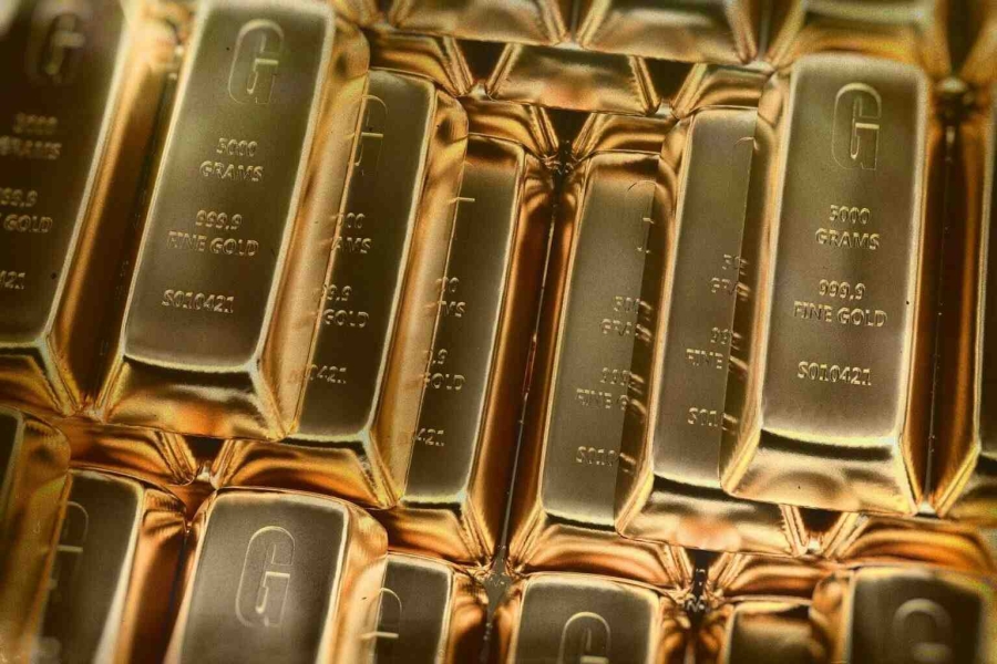 الذهب يبلغ أعلى مستوى له في شهرين