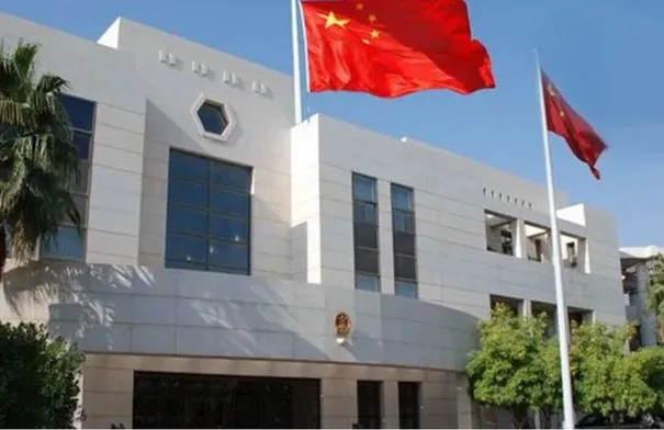 الصين تدعو مواطنيها إلى مغادرة إيران في أسرع وقت