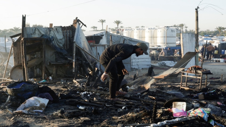 شهيدان بقصف إسرائيلي لخيمة نازحين بمواصي خان يونس