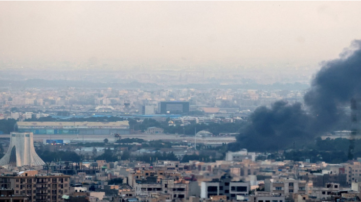الهلال الأحمر الإيراني يعلن مقتل 3 من عناصره في ضربة إسرائيلية على طهران