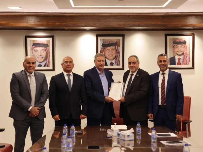 اتفاقية جماعية لنقابة المناجم والتعدين تتضمن حوافز مادية للعاملين بالبوتاس