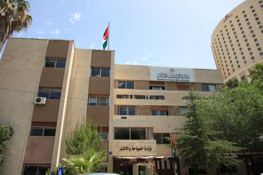 “السياحة والآثار”:تطلق آلية للتواصل مع السياح المتأثرين بظروف السفر الاستثنائية