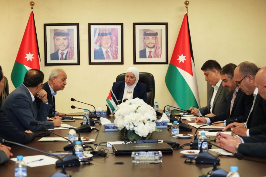 وزارة النقل وغرفة الصناعة تبحثان سبل استدامة الصادرات الأردنية في ظل التحديات الإقليمي