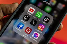 أمر رقابي جديد في إسرائيل يطال وسائل التواصل