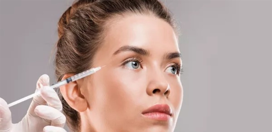 تُحارب شيخوخة الجلد... اكتشاف مركبات جديدة من بكتيريا مجرى الدم!