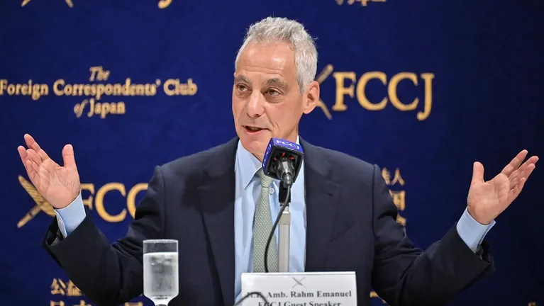 رام إيمانويل يفكر في خوض انتخابات الرئاسة الأميركية 2028