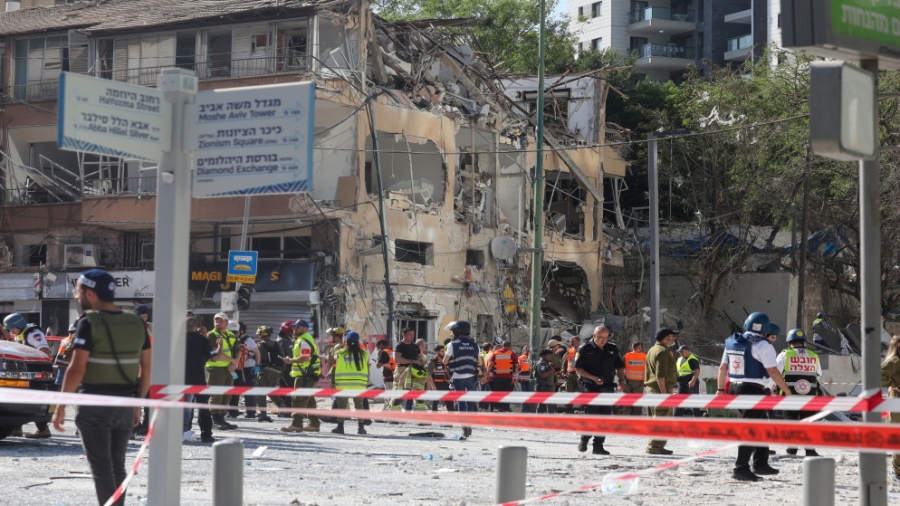 إصابة 50 شخصا على الأقل بالقصف الإيراني على مستشفى سوروكا جنوبي إسرائيل