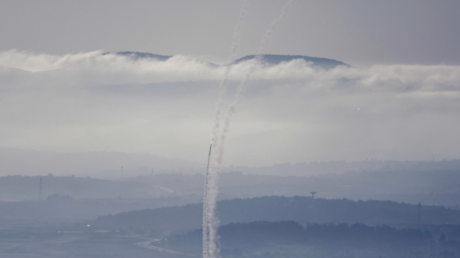 إسرائيل تتوعد بتكثيف الضربات على إيران عقب قصف مستشفى سوروكا