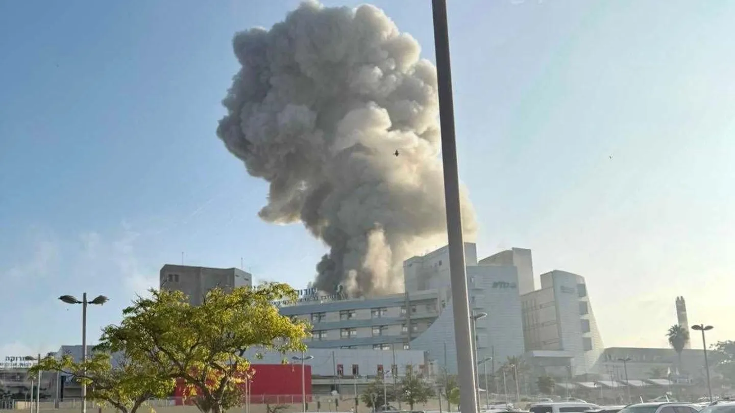 إسرائيل تقر بأضرار واسعة بمستشفى سوروكا