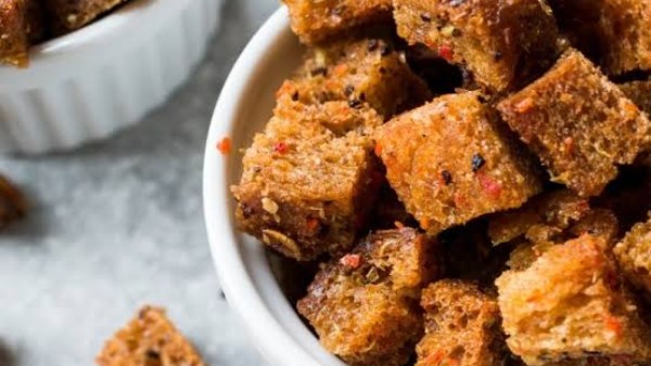 مختلف ولذيذ.. طريقة عمل خبز الجزر بالزعتر