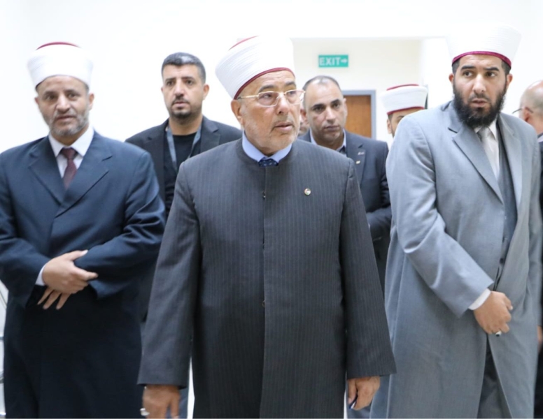 قاضي القضاة يتفقد مجمع محاكم العقبة الشرعية