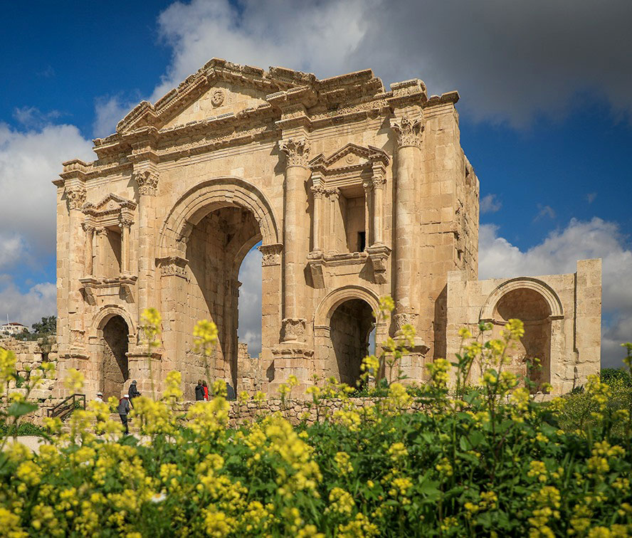 آثار جرش: جهود مكثفة لتعزيز السياحة والحفاظ على الإرث الحضاري