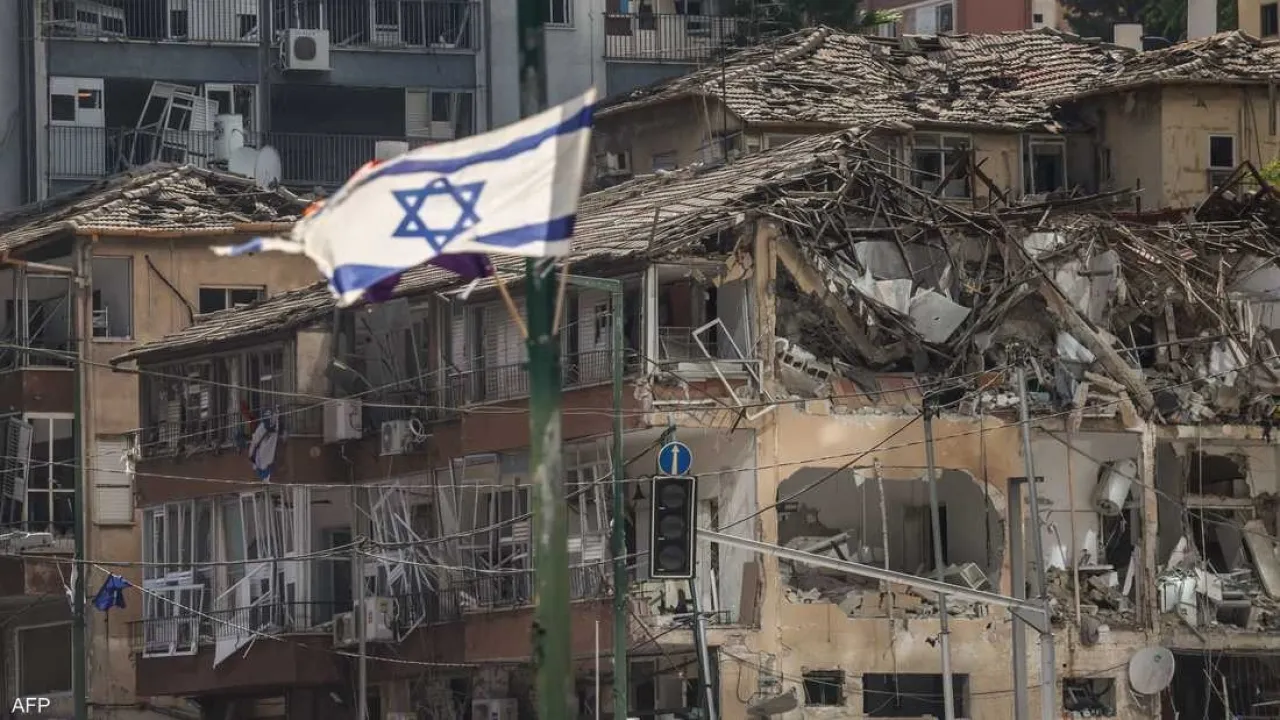 ما مميزات الصاروخ متعدد الرؤوس الذي استخدمته إيران ضد إسرائيل؟