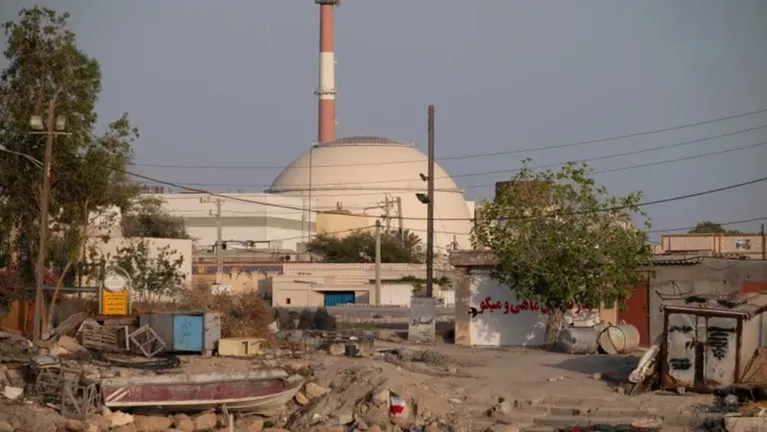 تحذير خليجي من استهداف المنشآت النووية بإيران