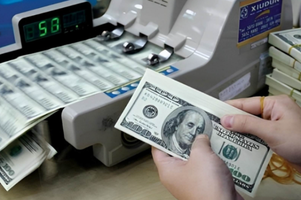 الحكومة تقر نظام معدل لترخيص شركات الصرافة