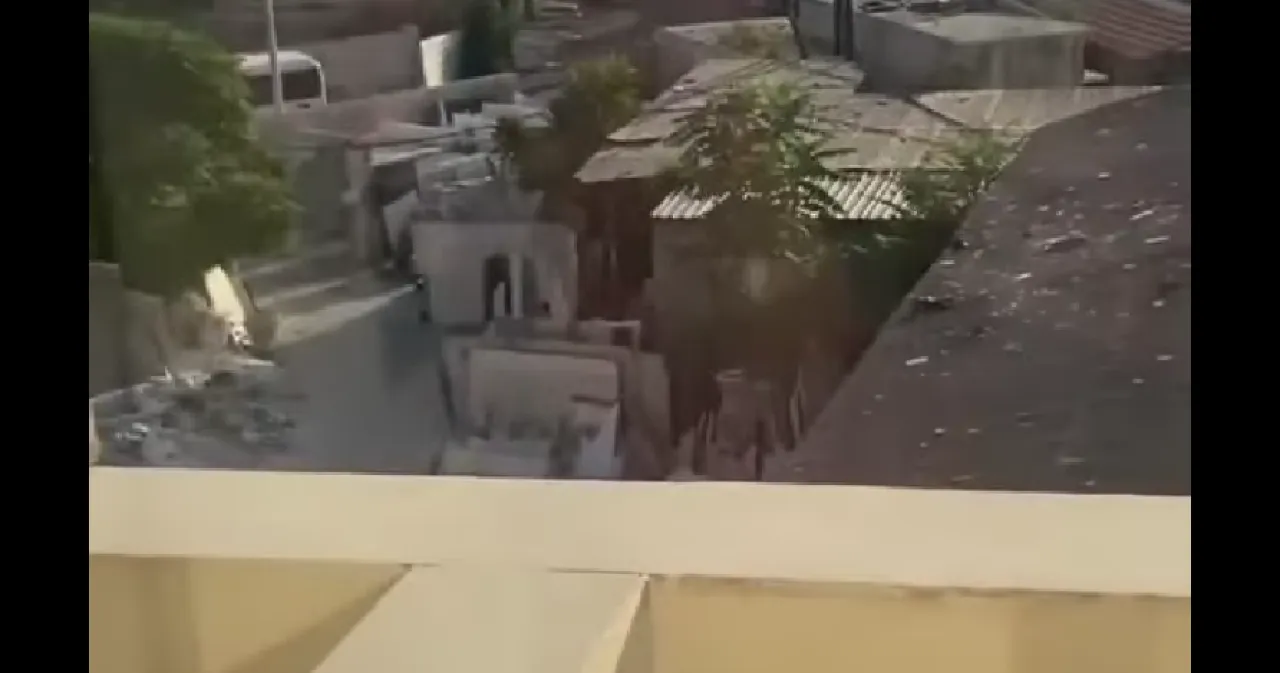 سائح يوثق لحظة استهداف الكنيسة في دمشق