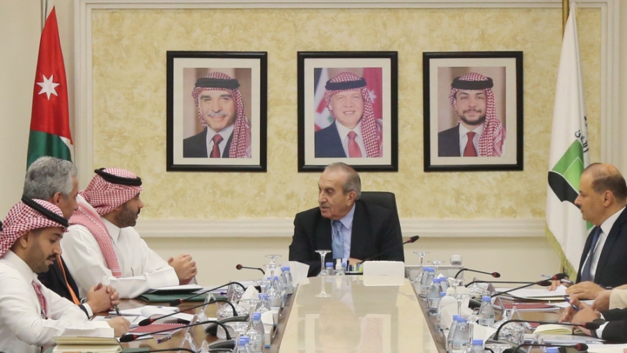 وزير الأشغال يثمن دعم الصندوق السعودي للمشاريع التي تخدم القطاع التعليمي