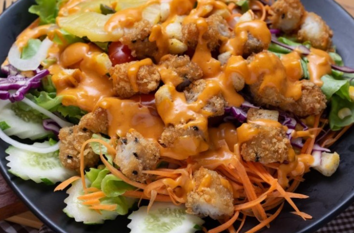 سلطة دجاج البوب كورن