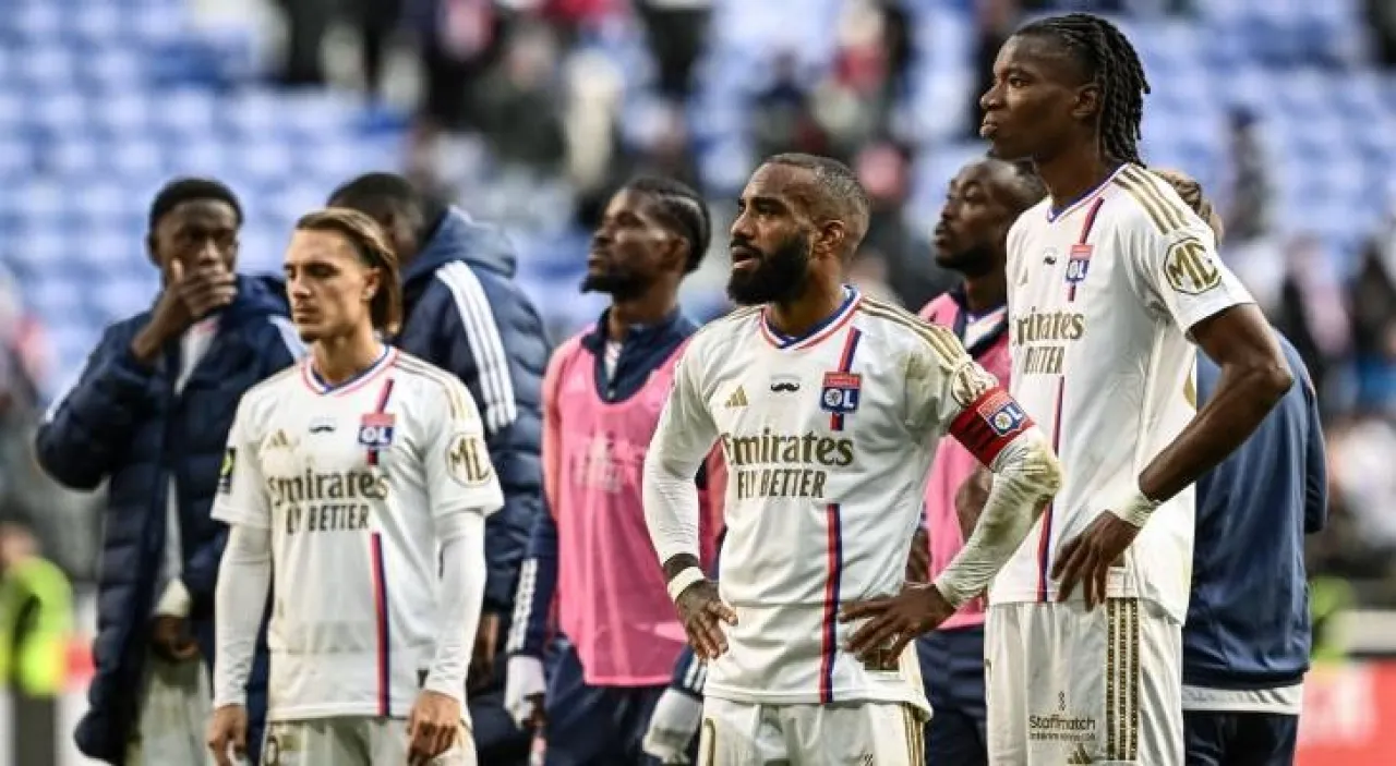 رسميًا.. هبوط نادي أولمبيك ليون إلى دوري الدرجة الثانية الفرنسي بسبب الأزمة المالية