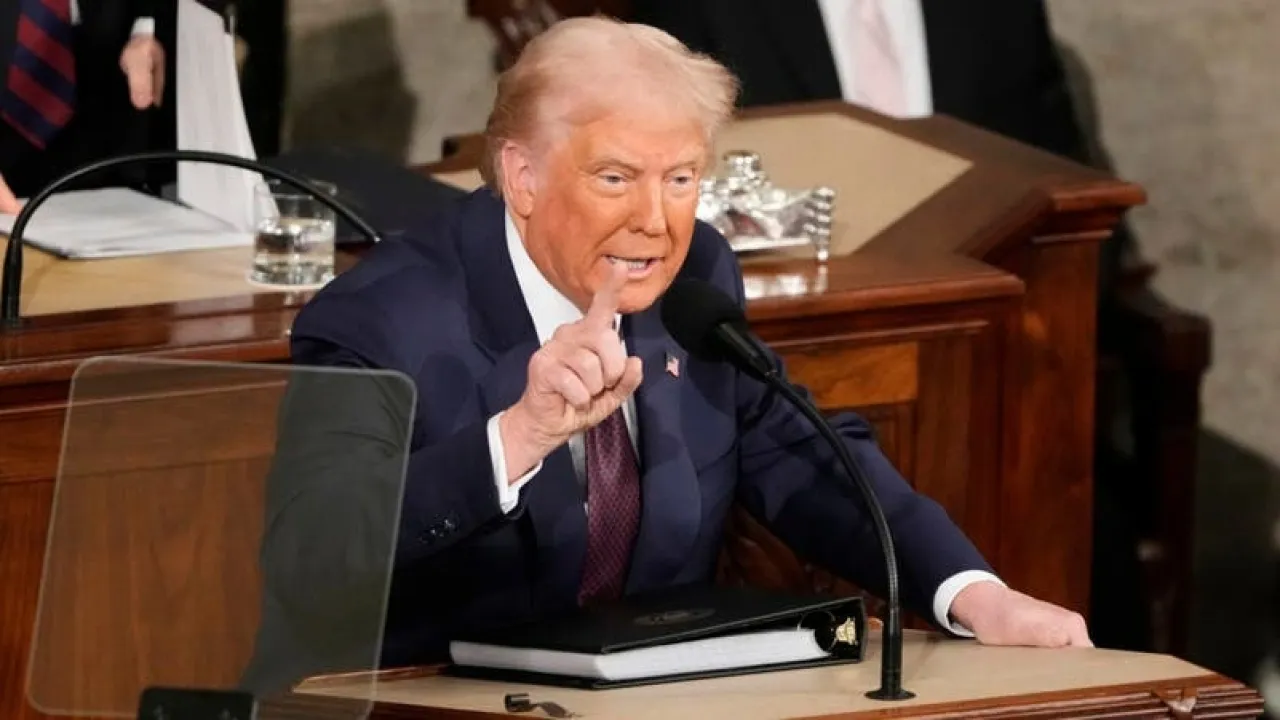 ترمب يقيّد مشاركة المعلومات السرية مع الكونغرس بعد التسريبات