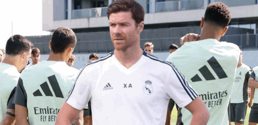 ألونسو يوجّه رسالة حازمة لمبابي وفينيسيوس: الدفاع ليس خيارًا